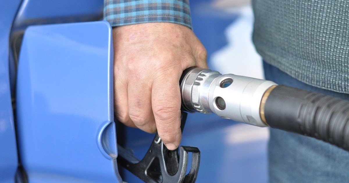 Ante conflicto Rusia-Ucrania, representante Ángel Matos pide congelación de precios de la gasolina